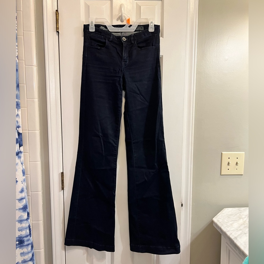 Madewell size 26 wide legged jeans. Like new!